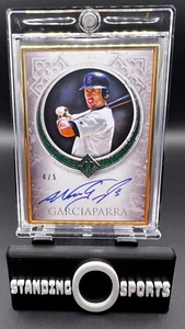 2023 Topps Transcendent Gold Frame On-Card Auto Nomar Garciaparra /5 (AU) - Picture 1 of 3