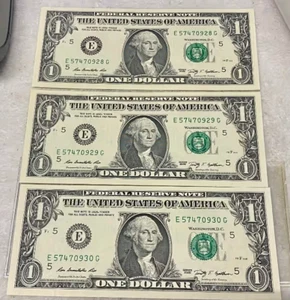 USA 1 Dollar Green Seal 3x Sequential 2009 #E57470928G, 29G & 30G - Picture 1 of 2