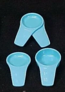 2x Tupperware Measuring Magnets 2pc Sets Raindrop Blue Tablespoon & Teaspoon New - Picture 1 of 10