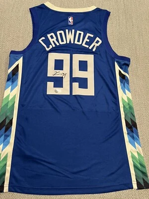 Camiseta deportiva firmada autografiada por Beckett Coa Jae Crowder de los Milwaukee Bucks #99 Foto 1 de 2