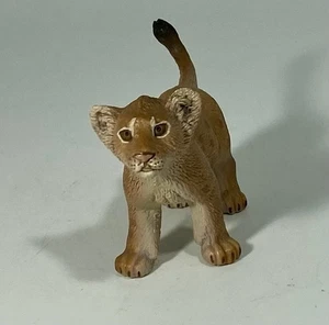 Schleich stehender Löwe Jungtier Wildtier Figur 14813 Männchen Rentner 2006 Figur - Bild 1 von 5