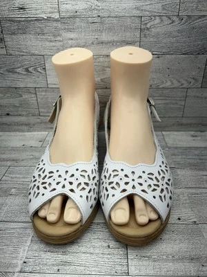 Spring Step Footsie Slingback Sandals Womens Sz 8 White Leather Laser Cut Shoes - Image 1 of 4