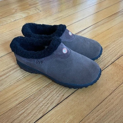 Sapatos slip-on de camurça marrom com forro de pele preta juvenil 1 - Imagem 1 de 4