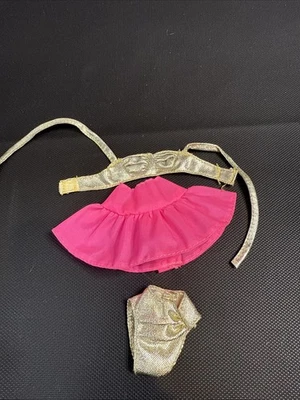 Saia rosa calcinha dourada pacote moda Barbie década de 1990 - Imagem 1 de 4