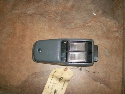 Cadillac Fleetwood Brougham 90-92 tracción trasera OEM cúpula superior mapa luz lámpara 4241870 Foto 1 de 4