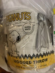 Peanuts Snoopy Überwurf Decke mit Kapuze 50x30 Neu in Verpackung 2024 Peanuts Collection Neu - Bild 1 von 5