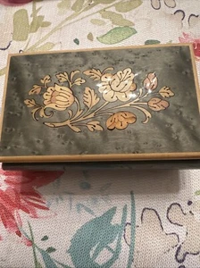 Reuge Jewelry Music Box Movimento Svizzero Legno Intarsiato Da Mio Les Miserables Italia - Foto 1 di 14