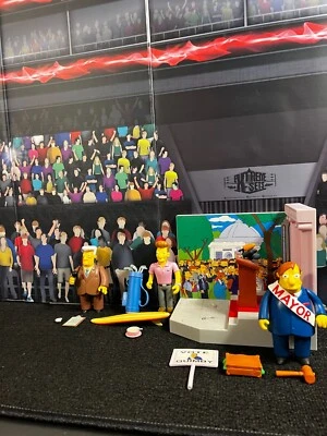 Simpsons World of Springfield Playmates Town Hall Playset Prefeito Quimby Kent Fred - Imagem 1 de 4