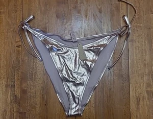 SKIMS Firma cravatta immersa in metallo nuoto champagne 4XL (SW-TBM-0067) - Foto 1 di 3