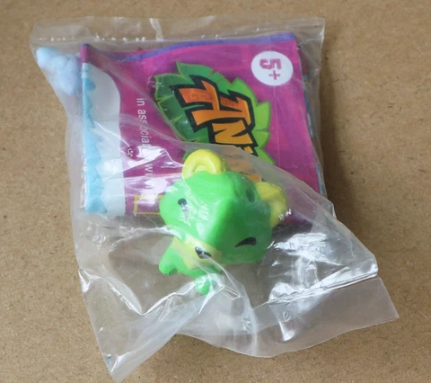 Animal Jam Adopt lion with online game CODE toys figure Cover