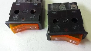 3 Stück  230V WIPPSCHALTER schwarz/orange Wippe 13A max. RAHMEN 37x15mm  23932W - Picture 1 of 2