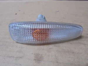 MITSUBISHI OUTLANDER 2010 KOTFLÜGEL BLINKER SEITENMARKIERUNGSLEUCHTE VORNE - Bild 1 von 4