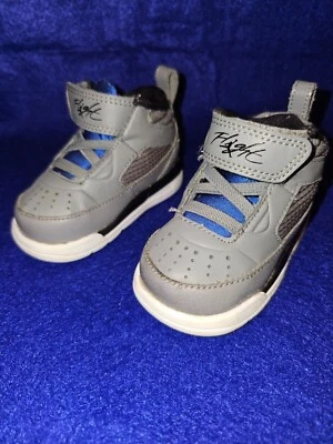  Nike Flight Jordan (USADO) Niño pequeño - Gris y azul Talla 3C Foto 1 de 4