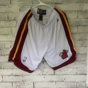 Adidas Miami Heat Shorts Mens XXL White Basketball Athletic Gym Shooting NBA - Picture 1 of 6