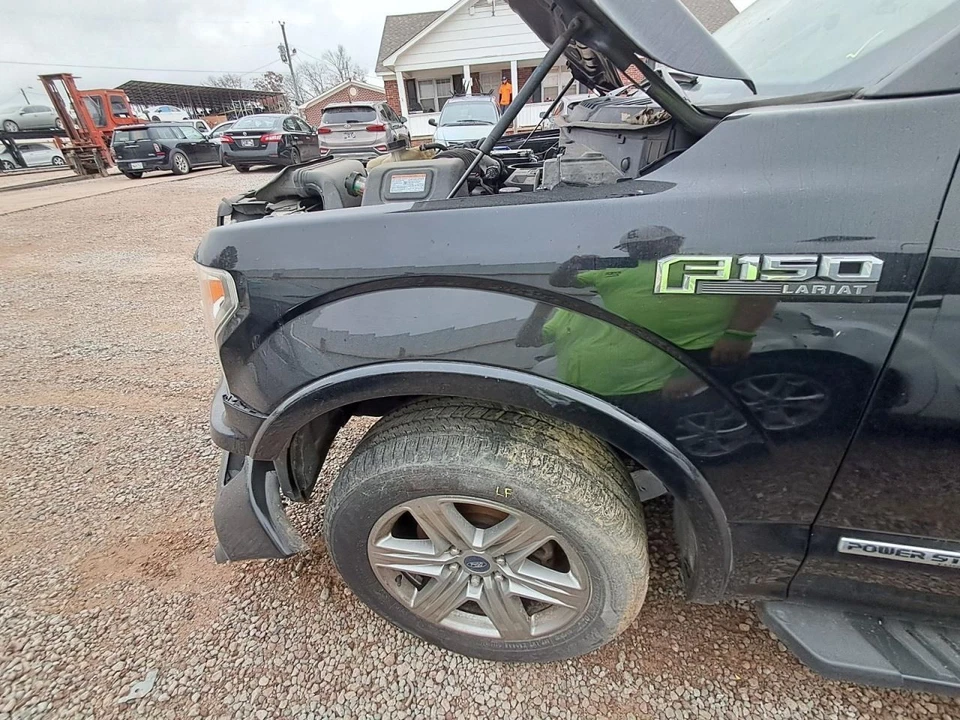 (LOCAL PICKUP ONLY) Driver Fender With Wheel Lip Moulding Fits 15-20 FORD F150 P Foto 1 de 4