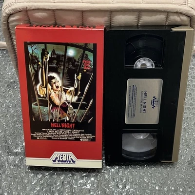 HELL NIGHT VHS MEDIA VIDEO WHITE STRIPE BOX SLASHER HORROR LINDA BLAIR 1ST ISSUE - Immagine 1 di 4