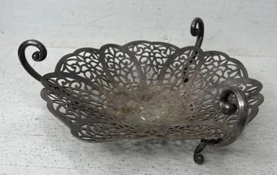 Cesta de plato de caramelo Lovelace 1427 con patas plateada de colección con asas internacional Foto 1 de 2