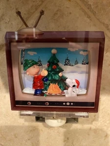 Roman Lights, Inc Peanuts Charlie Brown & Snoopy TV Nachtlicht Neu im Karton - Bild 1 von 7