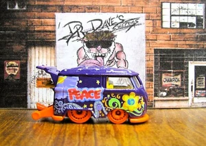Dr Dave's Customs, Hot Wheels KOOL KOMBI, PEACE / LOVE / HIPPIE VAN, C3796 - Picture 1 of 5