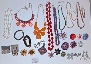  Schmuck Konvolut Broschen, Ohrringe, Halsketten, Armbänder 29 Teile - Bild 1 von 10