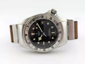 Tudor 70150 Men's Watch - Picture 1 of 5