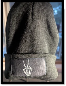 Gorro Tejido Negro, Unisex - Diseño Esqueleto Paz, Emo, Gótico, Ambiente Halloween - Imagen 1 de 9