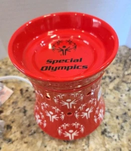 Scaldacera Scentsy Champion Special Olympics full size 2010 rosso ritirato plug in - Foto 1 di 7
