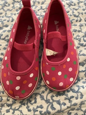 Zapatos cómodos de verano Gap planos 7 rosas con correa de lunares para niños pequeños Foto 1 de 4