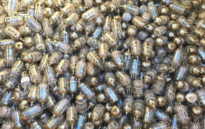 Lot 180 pcs 6J1P ( 6ZH1P EF95 ) Mix Brend Soviet Vintage tube - Picture 1 of 3