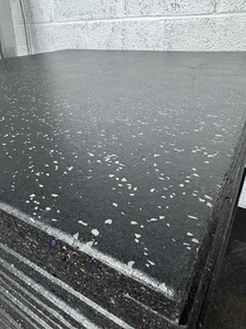 COMMERCIAL RUBBER GYM FLOORING TILES BLACK GYM MATS 1m X 1m X 25mm USED GRADE A - Picture 1 of 15