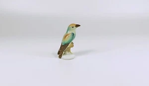 HEREND, GREEN SINGER BIRD ON A BRANCH 3", HANDPAINTED PORCELAIN FIGURINE (B148) - Picture 1 of 12