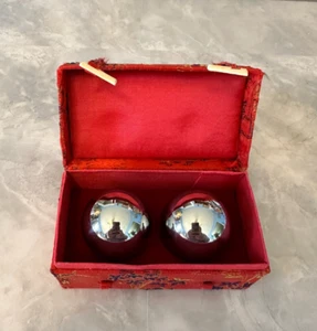 Vintage Baoding Balls in Box Chinese Hand Therapy Exercise Stress Relief Chime - Picture 1 of 8
