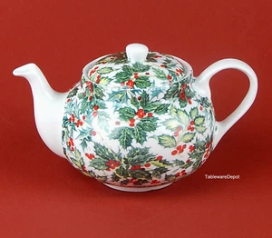 St. George, Christmas Holly & Berries, Creamer & Lid, Bone China, MINT/UNUSED! - Picture 1 of 5