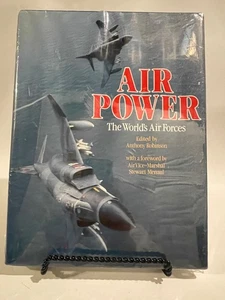 Air Power the World's Air Forces edited by Anthony Robinson c. 1980 - Picture 1 of 4