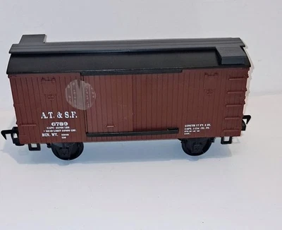 Scientific Toys Eztec G Scale Train Union AT&SF 6789 Boxcar - Image 1 of 4