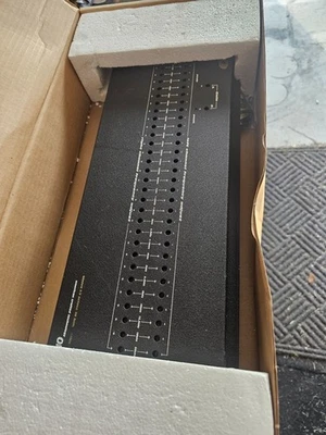 Lanzar E30 - Old School 30 Band Car Equalizer - Image 1 of 4