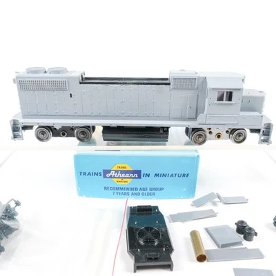 Athearn HO Scale Undecorated Gray GP39-2 Diesel Locomotive Kit Project Parts A - Image 1 of 4