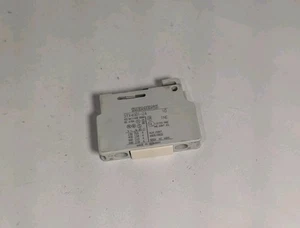 NEW GENUINE SIEMENS 3TX4001-2A AUXILIARY CONTACT BLOCK - Picture 1 of 7