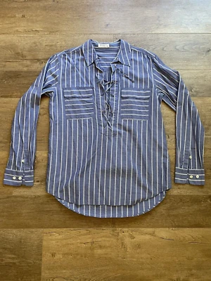 Blusa Camisa Equipment Knox Rayas Con Cordones Azul Blanco Mediana Foto 1 de 4