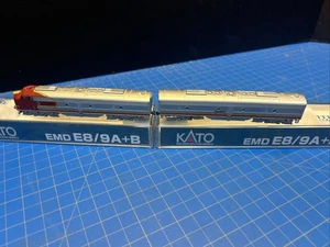 KATO E8/9 A+B LOCOMOTIVE SET #106-2402 AT & SF Set #1 Unit 84 N Scale DC - Picture 1 of 8