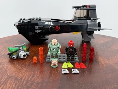 LEGO Marvel: (76048) Iron Skull Sub Attack NOT COMPLETE, Missing 2 Minifigures - Image 1 of 4
