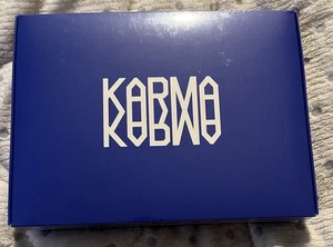 FIRMATO Stray Kids versione cerimonia karma CD set cartolina kpop felix hyunjin Han - Foto 1 di 2