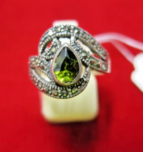 Vintage Peridot Ring Marcasite stones 925 Sterling Silver Women's Jewelry Size 7 - Picture 1 of 7