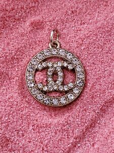CHANEL Vintage Charm CC Logo  Pendant/Zipper Pull with (Video)