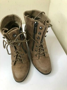 Qupid Women's Adjustable Boot Color Taupe Oil Finish Size 6.5 - Picture 1 of 3