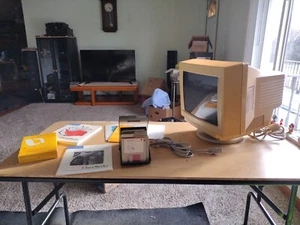  Apple Multiple Scan 14" Display Monitor M2943 READ Description Untested 24 Disc - Picture 1 of 24