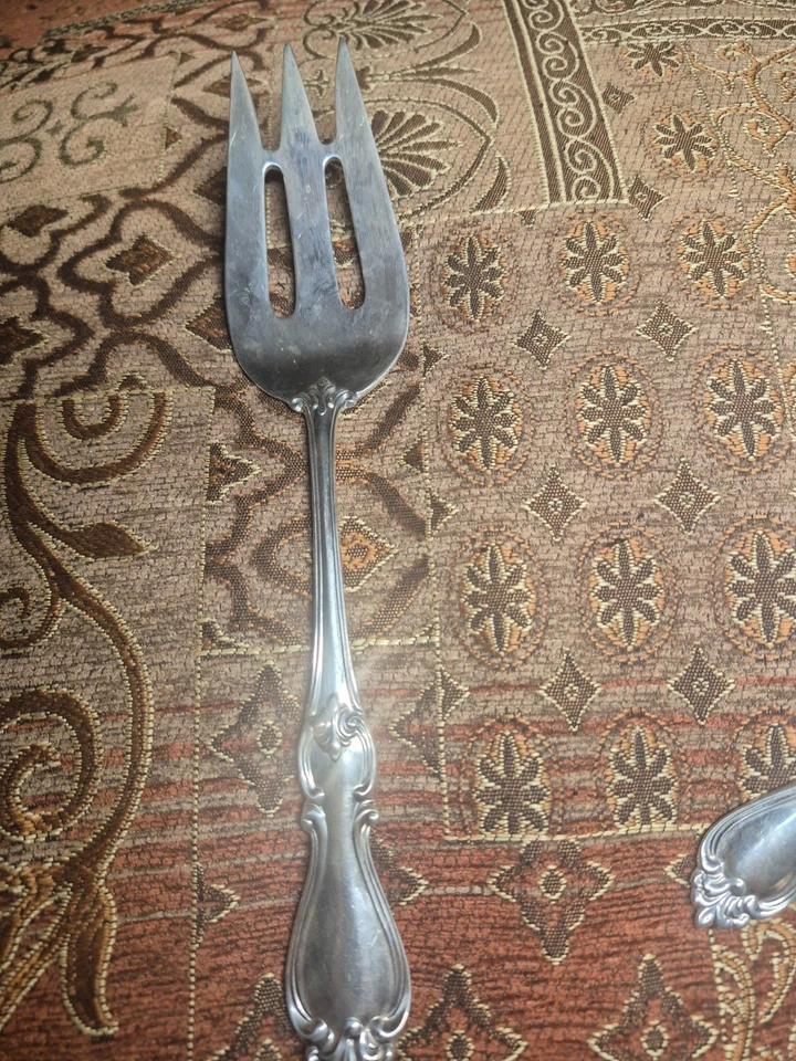 Tenedor para servir carne fría Sterling Towle Queen Elizabeth I 9" 101g sin monograma Foto 1 de 3