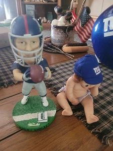 New York Giants 2 Stück Lot Hamilton Sammlung Baby & Jeremy Shockey Wackelkopf - Bild 1 von 4