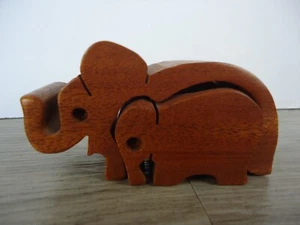 Rompecabezas de madera elefante madre bebé niño baratija oculta plato tocador escritorio decoración - Imagen 1 de 8
