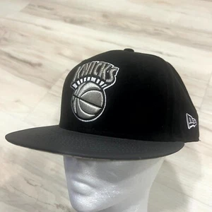 New Era New York Knicks Fitted Cap Herren 7 3/8 Schwarz 59Fifty Basketball Mütze - Bild 1 von 9